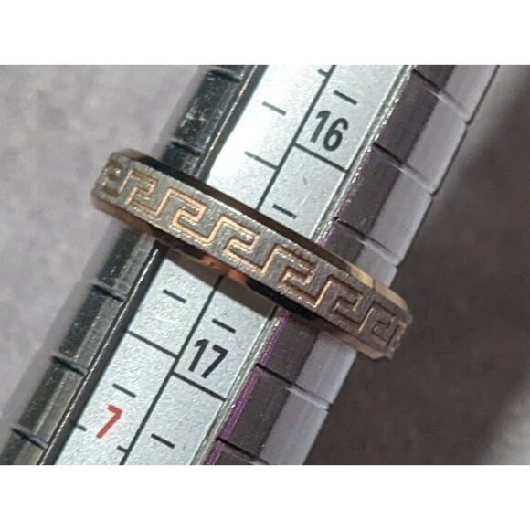 Rose Gold Tone Stainless Steel Greek Key Engraved Ring Size 6 - Picture 8 of 8